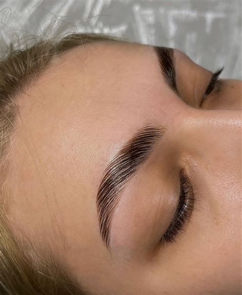 Ламинирование бровей | Augenbrauen, Kosmetik, Brauen