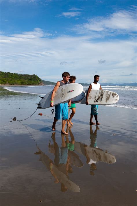Surfing naked (Playa Hermosa, Nicaragua) • Choosing Figs