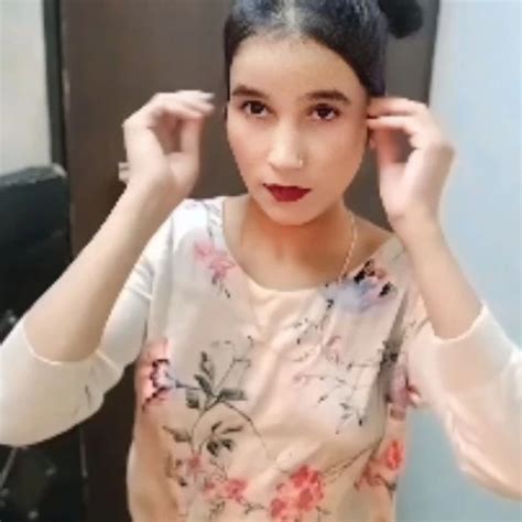 Meri Bra Khol 4