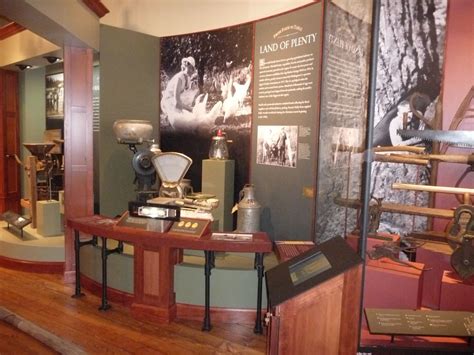 HARBOR HISTORY MUSEUM – Display Cases & Reader Rail | Museum display ...