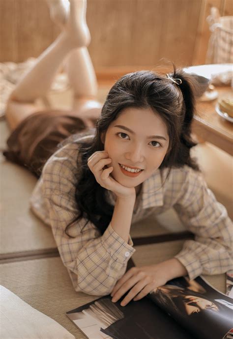 美女欣赏 - 文艺长腿美女尤物私房诱惑性感写真