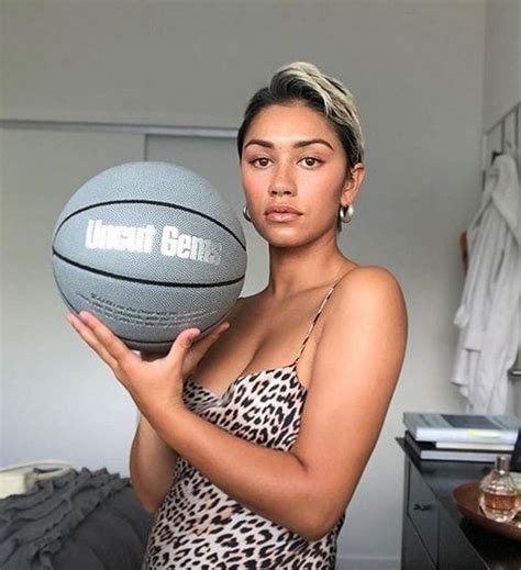 8 Hot Sexy Luciane Buchanan Bikini Pics