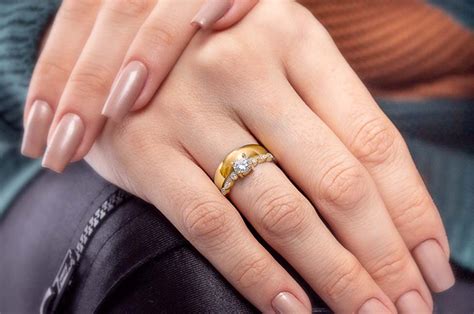 Como Usar Anel De Noivado E Aliança Juntos - Como combinar alianças + anel de noivado