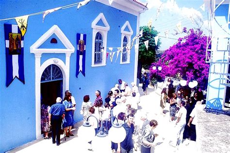 Fest in the church of Valeriano - Kefalonia | Terrabook