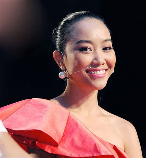 doan trang accepting  give   glory   western husband