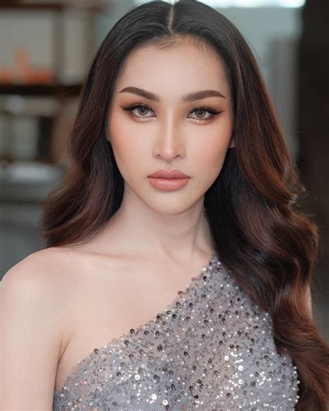 Irada Tachanurak – Most Beautiful Transgender Woman Thailand – Thai