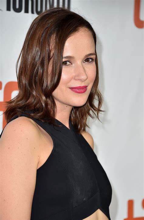 Claire van der Boom Net Worth in 2023 - Wiki, Age, Weight and Height