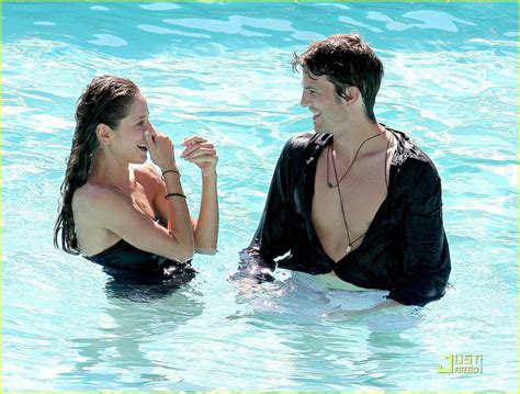 Ashton Kutcher Spreads 'Em: Photo 1019021 | Ashton Kutcher, Margarita Levieva, Shirtless ...