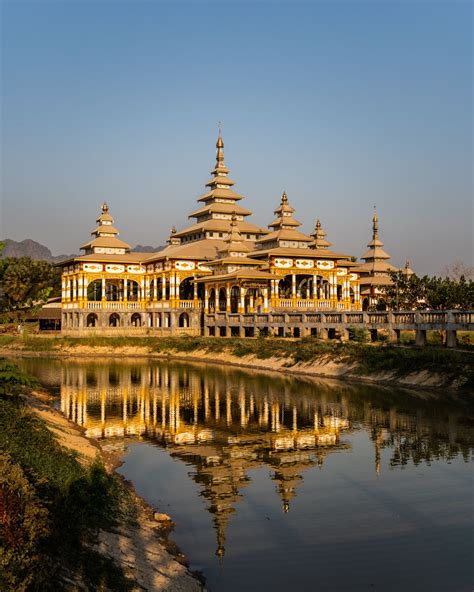 A shining temple, a sunset and a lake reflection! Myanmar is full of ...