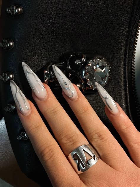 nails y2k style | ネイルデザイン, ネイル, デザイン