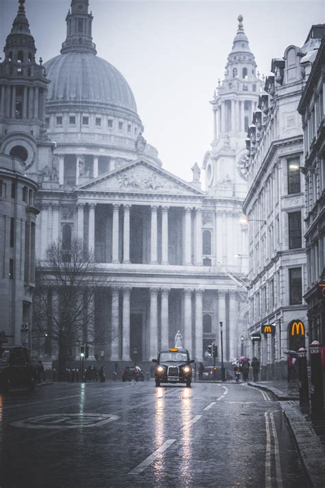 Quiet, moody, misty, wet London. : london
