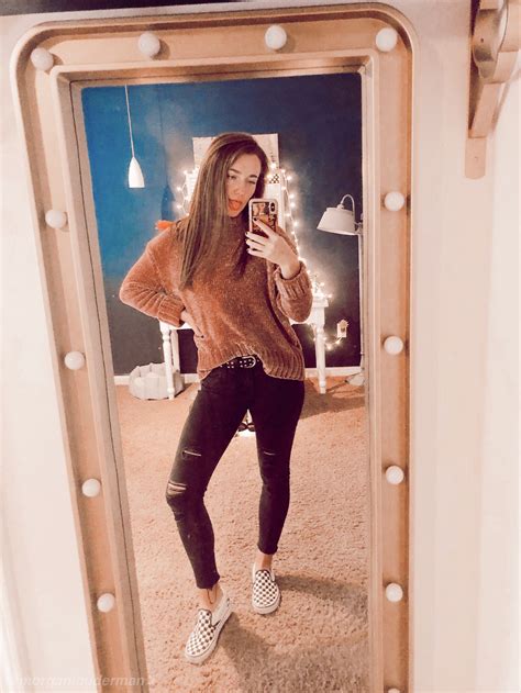 Mid Teen Mirror Selfies