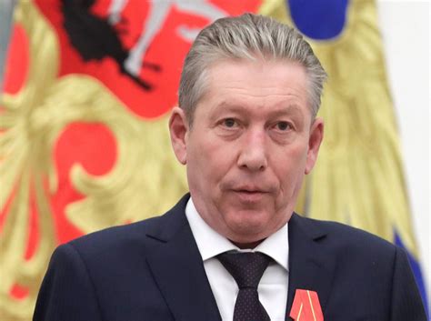 Глава совета директоров "ЛУКойла" Маганов погиб при падении из окна ...