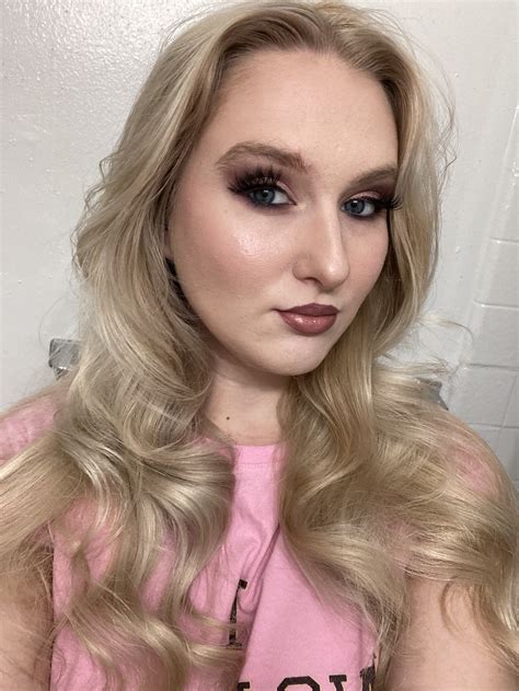 TW Pornstars - 2 pic. Audrey Madison. Twitter. Who wants a Skype show