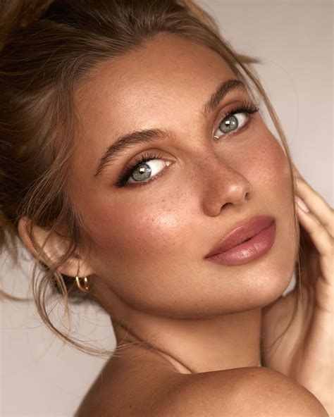 Gillian Nation | 💄 @madelenelisella | Instagram