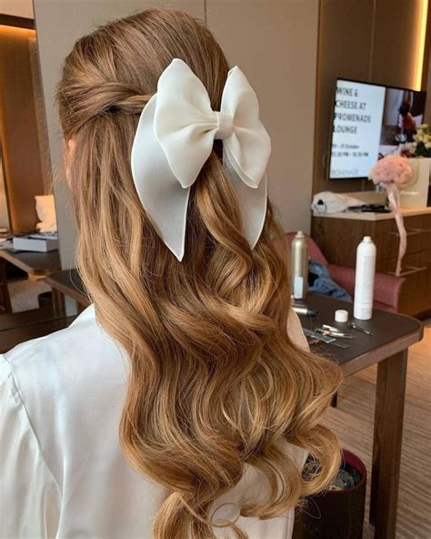 Pin di Makeup Tips su Hairstyle | Idee per capelli, Acconciature facili ...