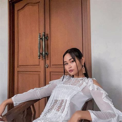 sarah tumiwa biodata profil fakta umur agama pacar karier