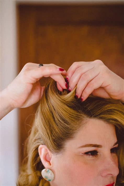 victory rolls hair 4