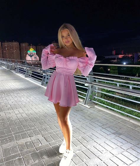 Veronica Zolotova #zolotova | Stil kıyafetler, Elbise tarzları, Elbise