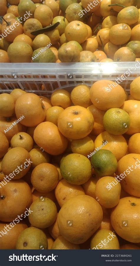 Sightings Santang Oranges Sold Convenience Store Stock Photo 2273684261 ...