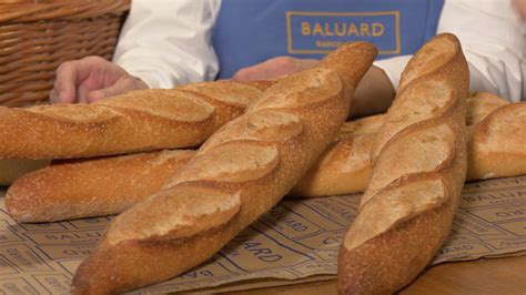 receta de baguette de pan tradicional solo   ingredientes