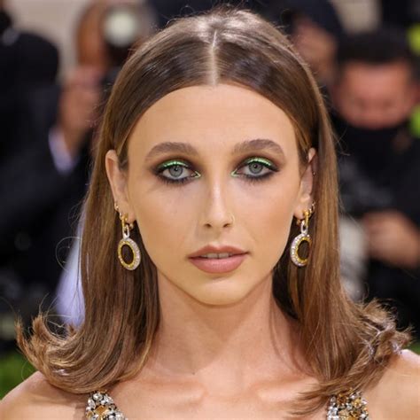 Emma Chamberlain's neon green eyeliner was my Met Gala highlight