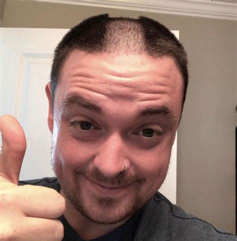 Reverse Mohawk Haircut: 14 Exciting Variants of this Eye Catching Hairstyle