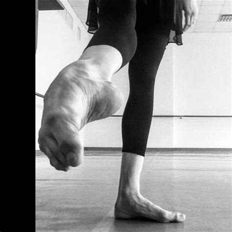 Dancer: @__pavla__polina_pavlenko #балет#ballet#ялюблюсвоюработу#чб# ...