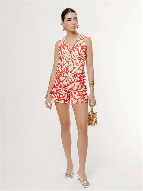 Stylists are divided on the best products for short red hairstyles 13