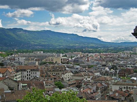 World Travel News - Meet the naturist couple who love to travel the