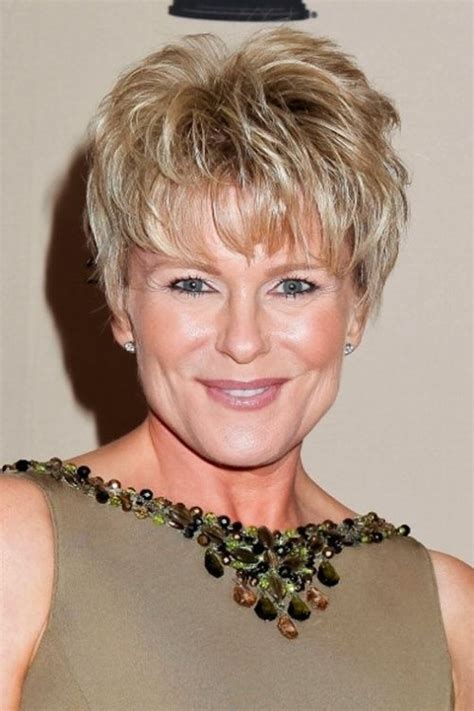 26 Fabulous Short Hairstyles for Women Over 50 - Pretty Designs