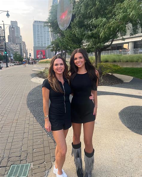 Thea Norcross | gooooood morning | Instagram