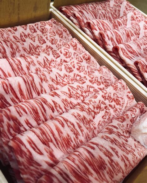 世界が認めた味 朝日屋 店舗情報 | 年末の朝日屋では キッチンカー 角煮まんの【西之屋】さんが 12月29日、31日に 特別販売 ️ 寒く