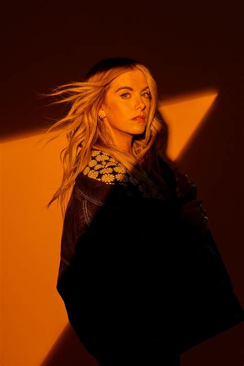 Lindsay Ell - Lindsay Ell added a new photo.