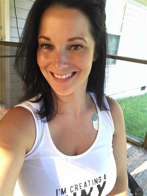 Shanann Watts Buried in Shallow Grave After Murder: Reports