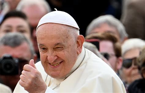 Pope Francis: Complaining Christians do not give a credible witness to