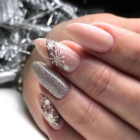 Новогодний френч-маникюр 2021 - фото-идеи и новинки! | Beauty hacks ...