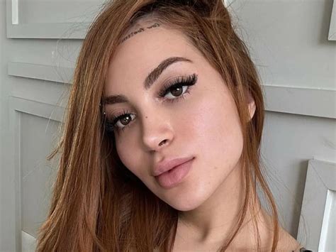 Erome Orochi E Mari Avila - Musa do OnlyFans, Mari Ávila exibe detalhe grandão em foto e empolga ...