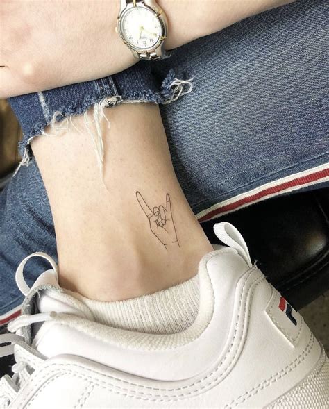 eleven tattoo stranger things 2