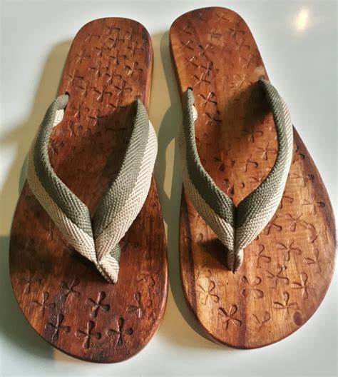wooden chappal