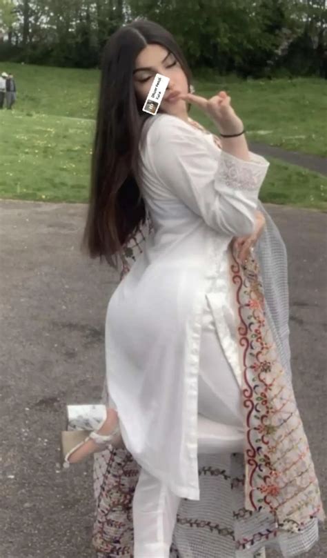 My super hot bestie 🥵 her Instagram is @ifxt.xx | Scrolller
