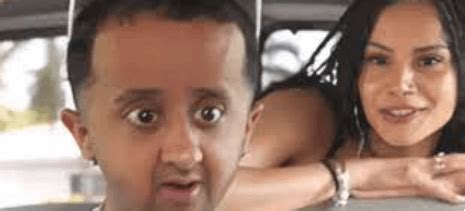 Baby Alien Fucking With Aria Electra - Sex Tape Leak in The Fan Bus