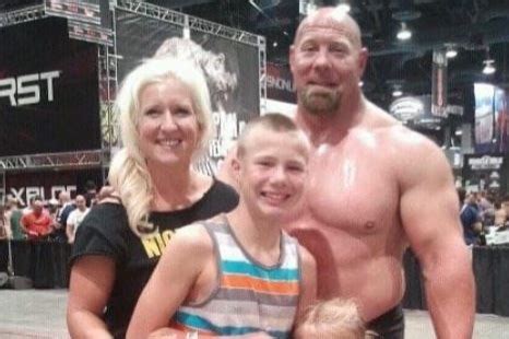 World’s strongest FAMILY are unrecognisable now as powerlifting kids ...