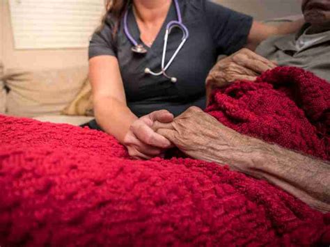 how to become a hospice nurse