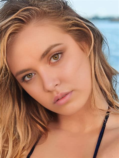 Raine Michaels (Model) Height, Weight, Wiki, Biography, Boyfriend, Age