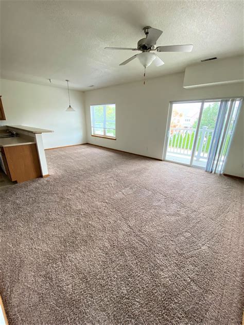 Town Square Apartments | AM Management