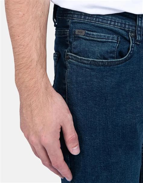 Barbers see a surge in fade tapered requests this week 32