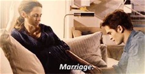 Bella's pregnant - Twilight Saga:Breaking Dawn parts 1,2 Photo ...