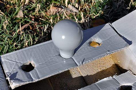 Очень оригинальный венок из кульков, крышек и прочего «мусора». Мастер ...