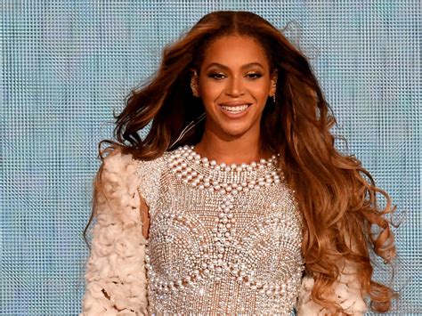 beyonce eyes color 3